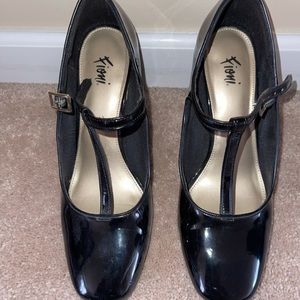 payless wide width shoes